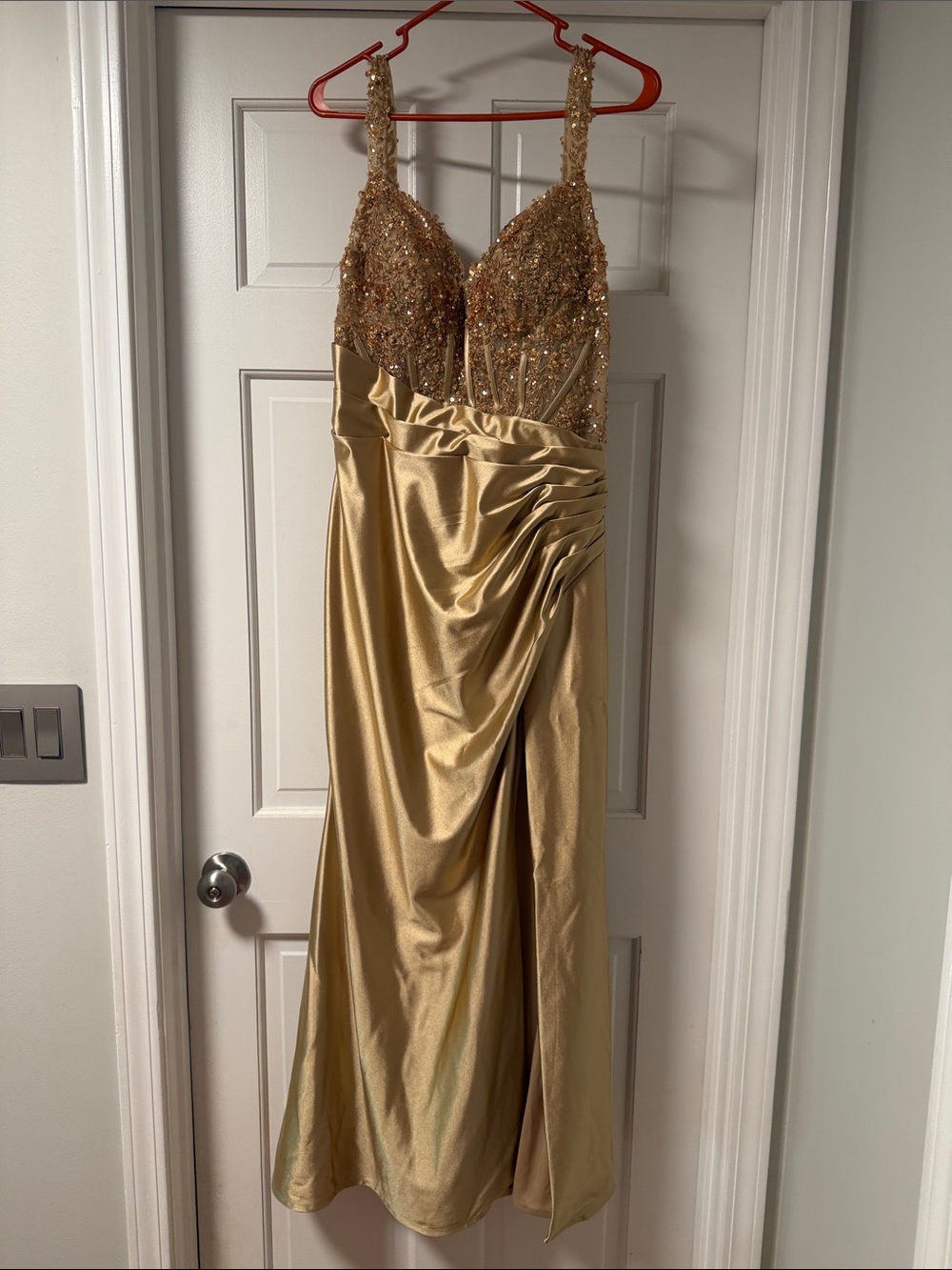 Sherri Hill Sequined Gold Prom / Evening Gown